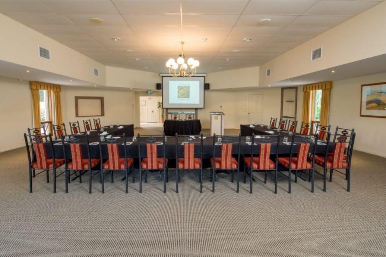 Hotel Clare Country Club Extérieur photo