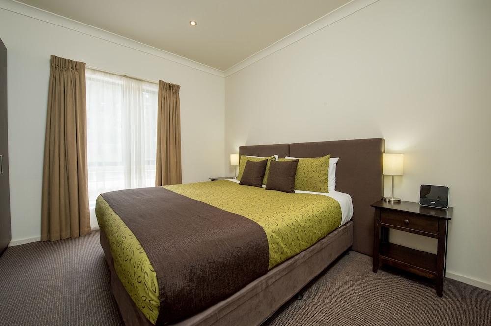Hotel Clare Country Club Extérieur photo