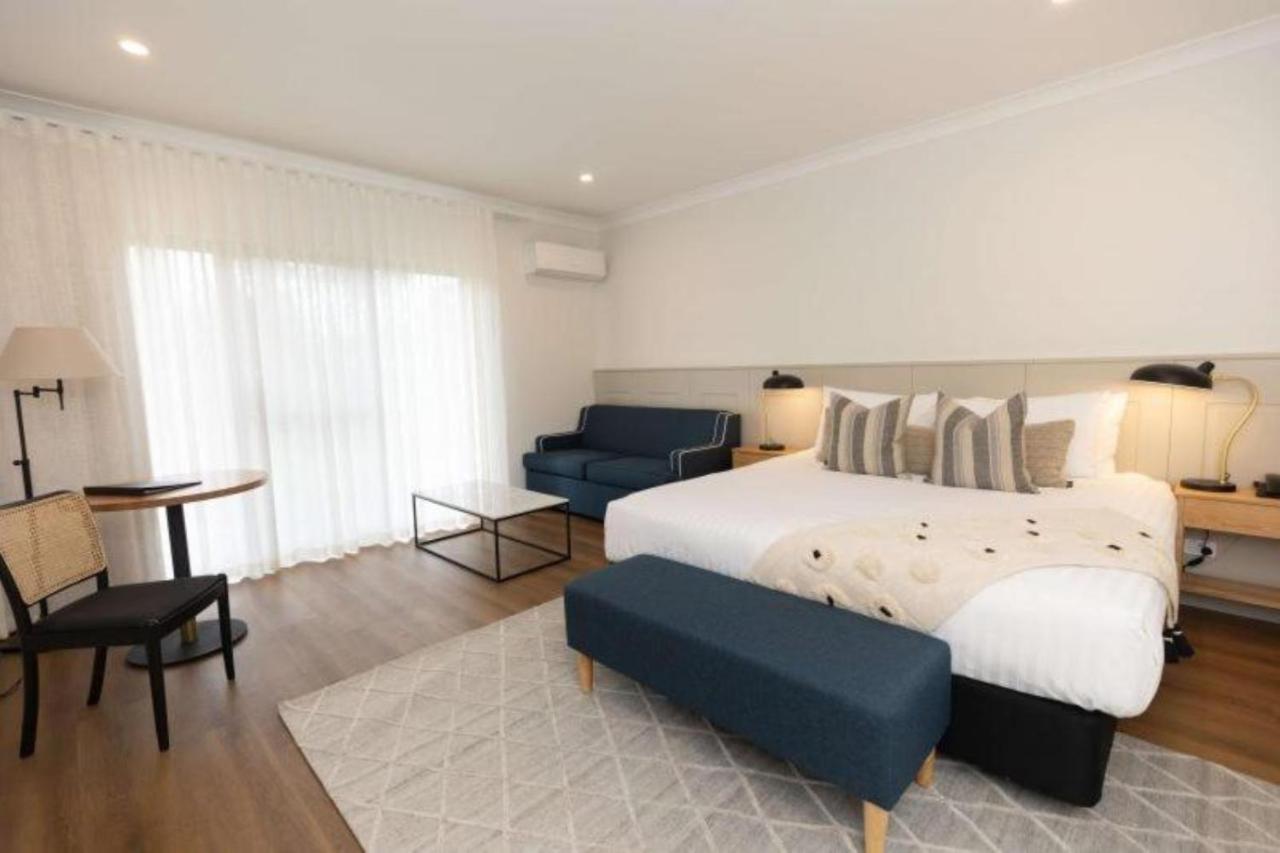 Hotel Clare Country Club Extérieur photo