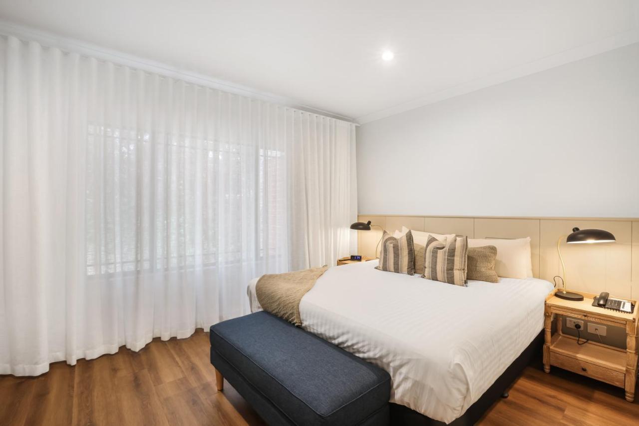 Hotel Clare Country Club Extérieur photo
