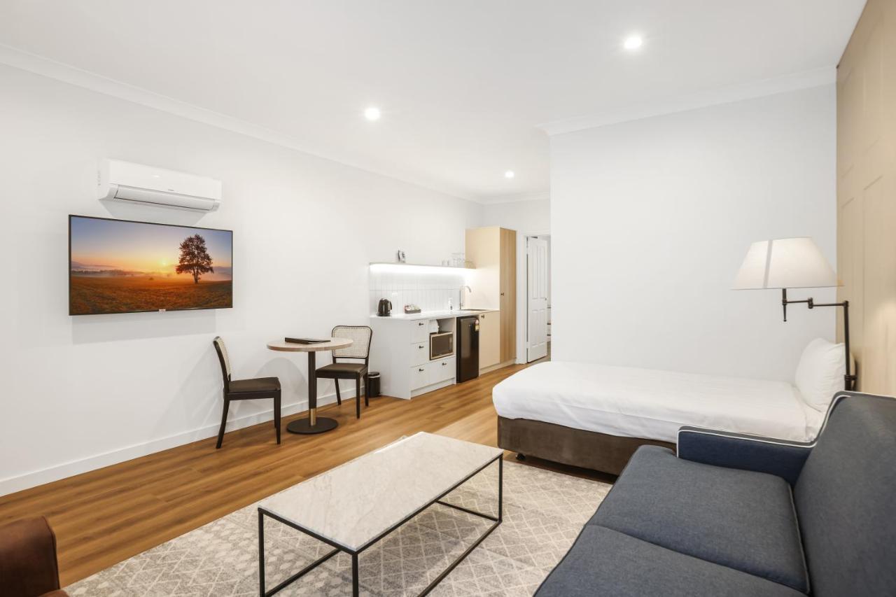 Hotel Clare Country Club Extérieur photo