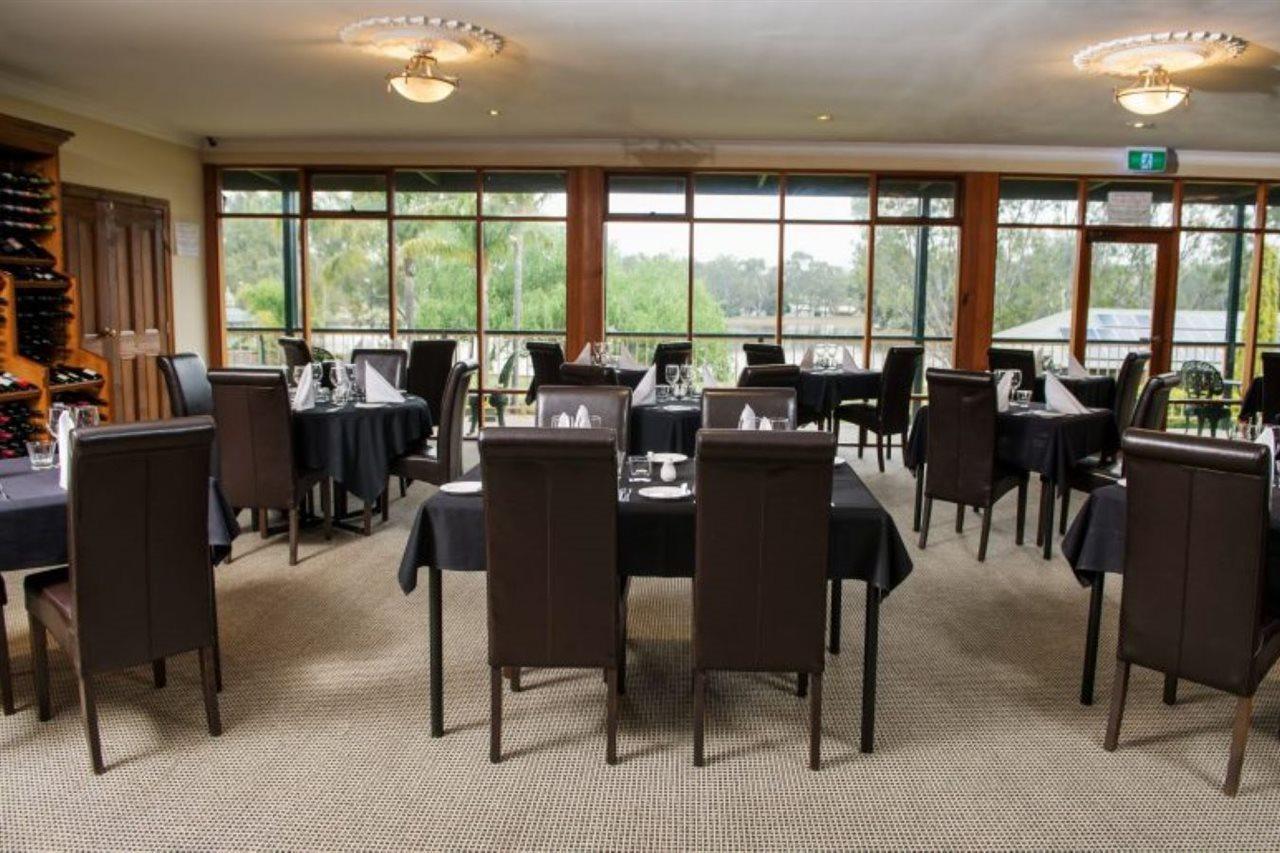 Hotel Clare Country Club Extérieur photo